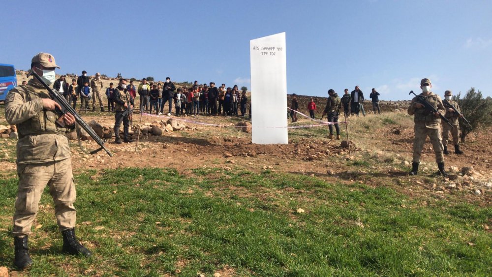 Göbeklitepe yakınlarına bırakılan metal blok, güvenlik güçlerini alarma geçirdi