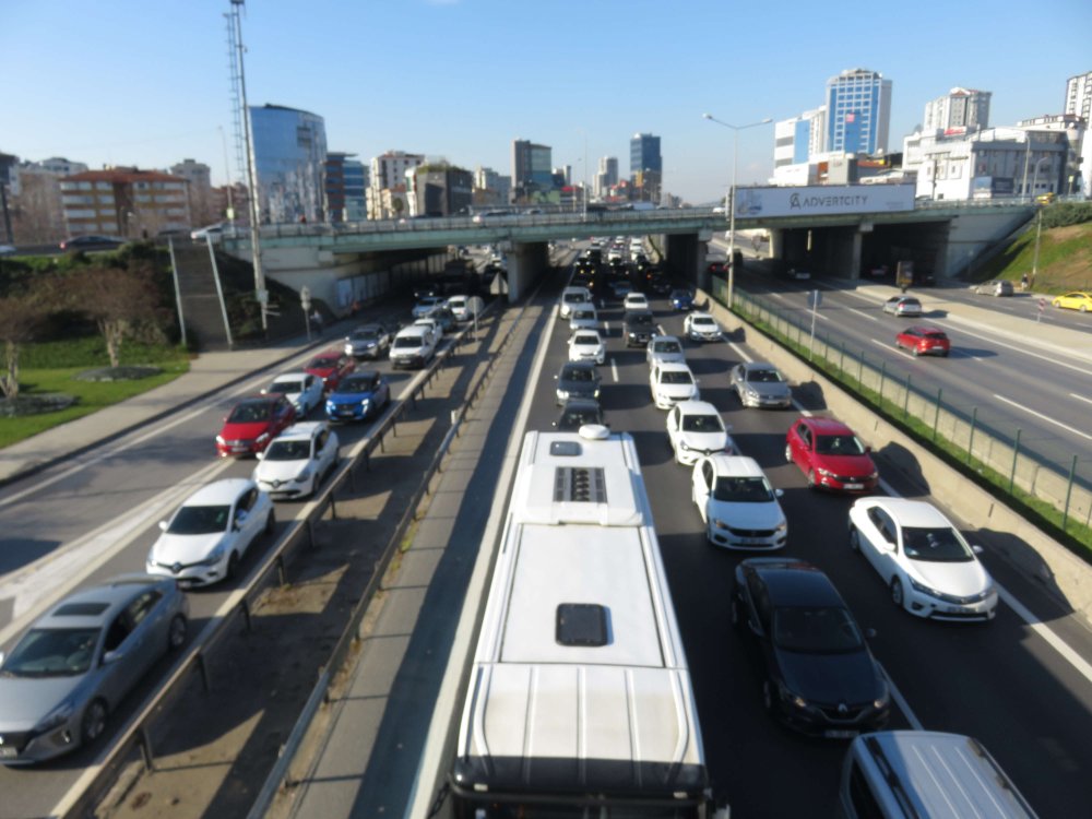 İstanbul'da kısıtlama öncesi trafik yoğunluğu