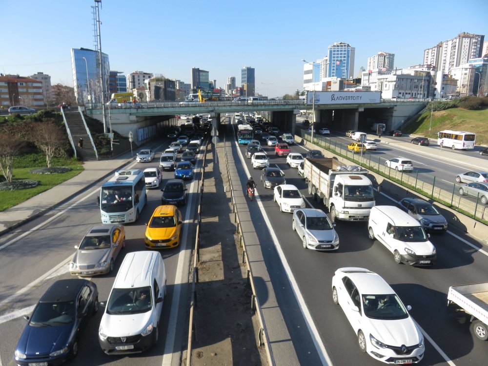 İstanbul'da kısıtlama öncesi trafik yoğunluğu