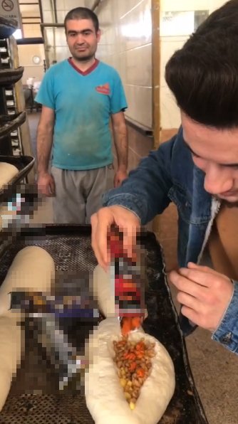 Mersin'de fırında tepki çeken görüntü
