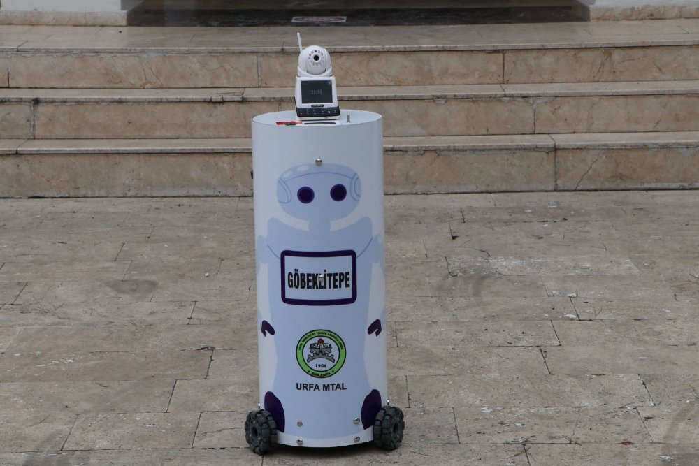 Şanlıurfa’da sağlık çalışanlarına 'Göbeklitepe' robotu desteği