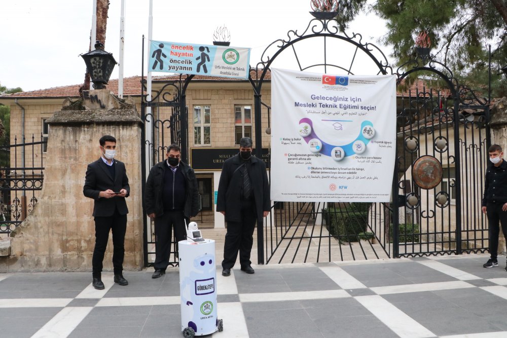Şanlıurfa’da sağlık çalışanlarına 'Göbeklitepe' robotu desteği
