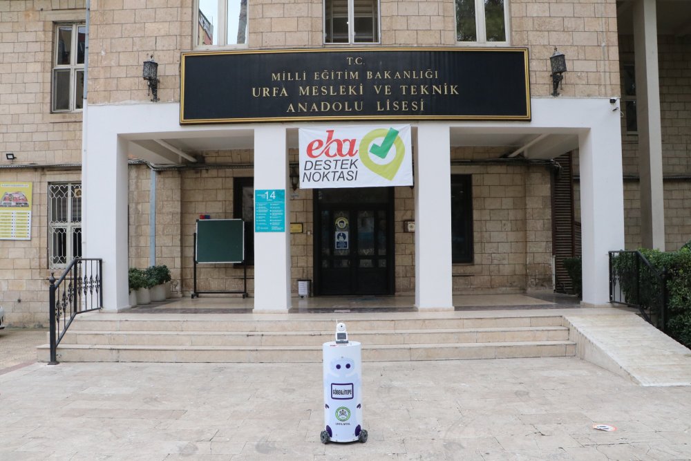 Şanlıurfa’da sağlık çalışanlarına 'Göbeklitepe' robotu desteği
