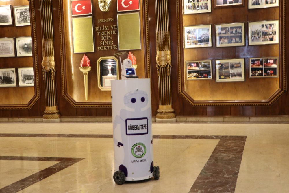 Şanlıurfa’da sağlık çalışanlarına 'Göbeklitepe' robotu desteği