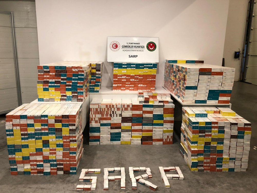 Sarp Sınır Kapısı'nda, 30 bin paket elektronik sigara tütünü ele geçirildi
