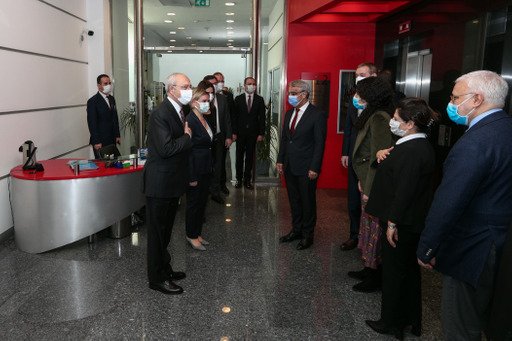 Seçim ittifakı bugün gündemimizde yok: Kılıçdaroğlu, HDP Eş Genel Başkanı Mithat Sancar ve beraberindeki heyet ile parti genel merkezinde görüştü.