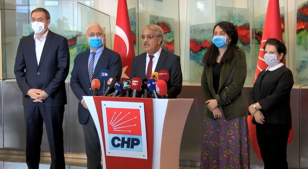 Seçim ittifakı bugün gündemimizde yok: Kılıçdaroğlu, HDP Eş Genel Başkanı Mithat Sancar ve beraberindeki heyet ile parti genel merkezinde görüştü.