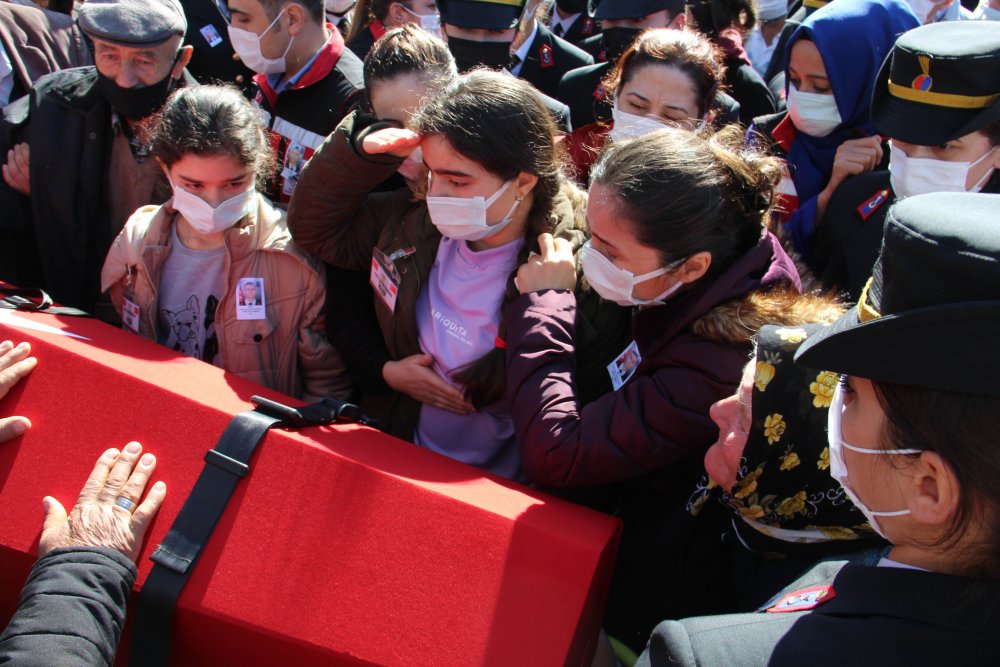Şehit Jandarma Astsubay Kıdemli Başçavuş Demirel, memleketi Dazkırı'da toprağa verildi
