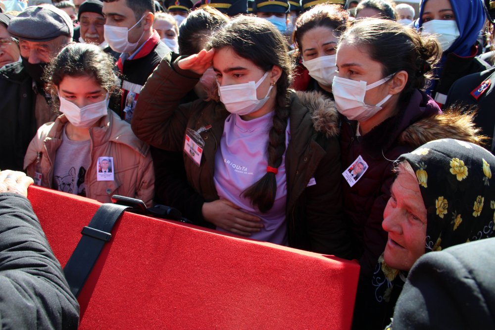 Şehit Jandarma Astsubay Kıdemli Başçavuş Demirel, memleketi Dazkırı'da toprağa verildi
