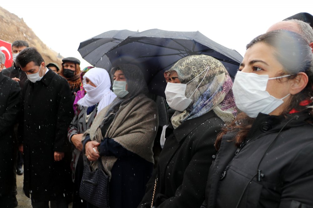 Van'daki çığda şehit olan 42 kişi törenle anıldı