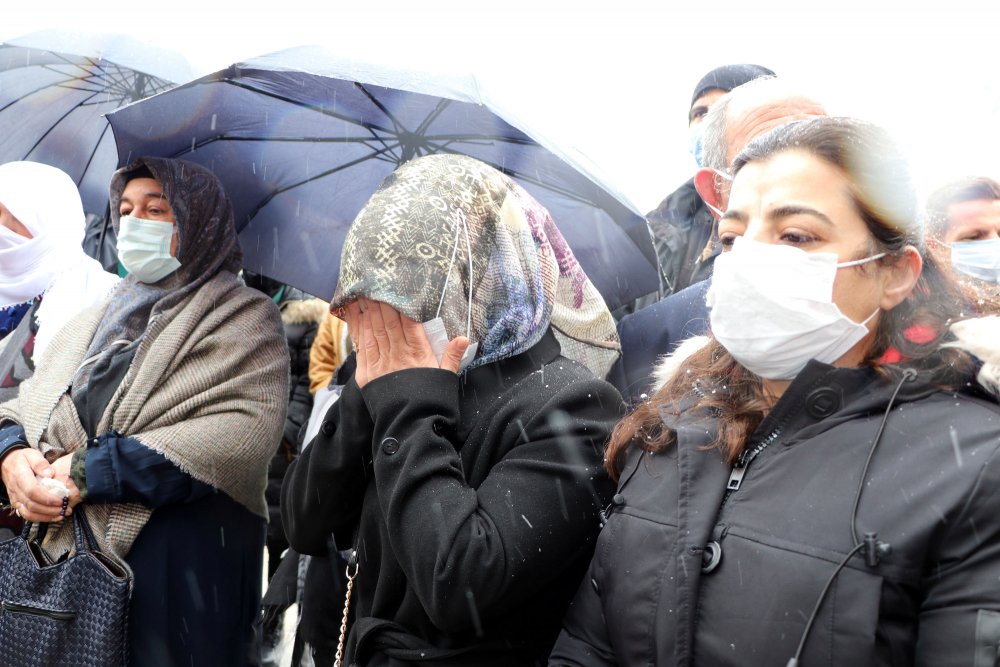 Van'daki çığda şehit olan 42 kişi törenle anıldı