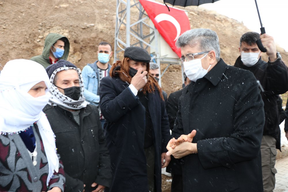 Van'daki çığda şehit olan 42 kişi törenle anıldı