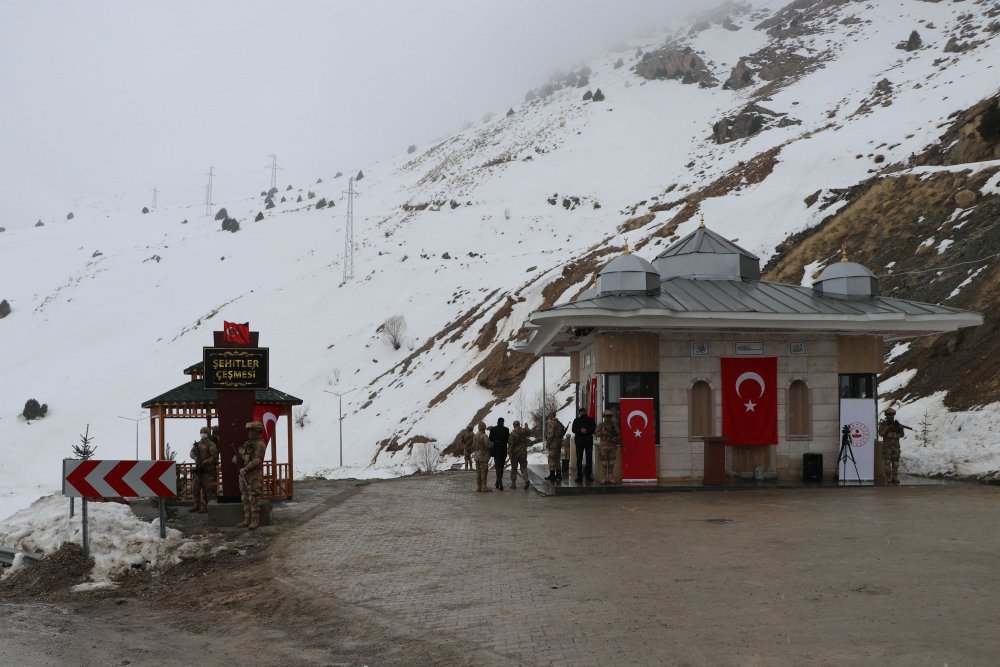 Van'daki çığda şehit olan 42 kişi törenle anıldı