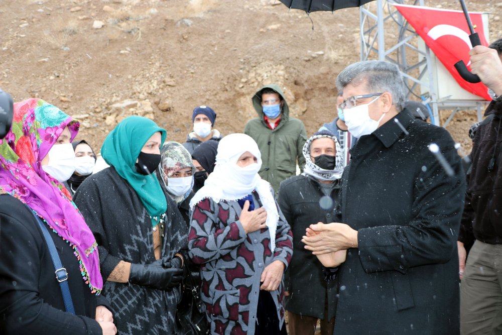 Van'daki çığda şehit olan 42 kişi törenle anıldı