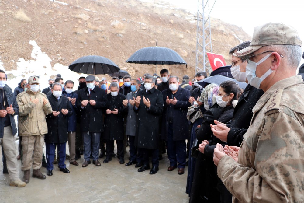 Van'daki çığda şehit olan 42 kişi törenle anıldı