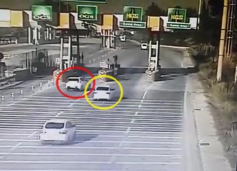 2 can kaybı; otoyol gişesindeki kaza, güvenlik kamerasında