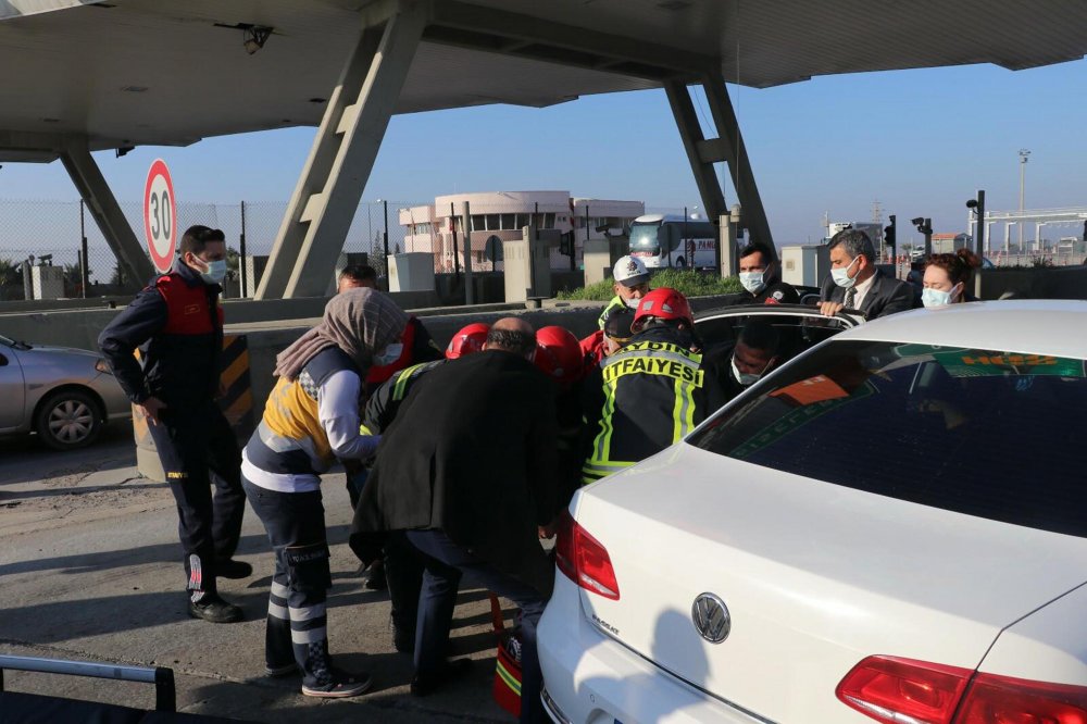 2 can kaybı; otoyol gişesindeki kaza, güvenlik kamerasında