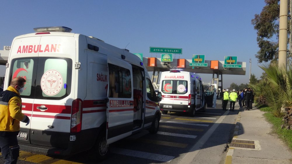 2 can kaybı; otoyol gişesindeki kaza, güvenlik kamerasında