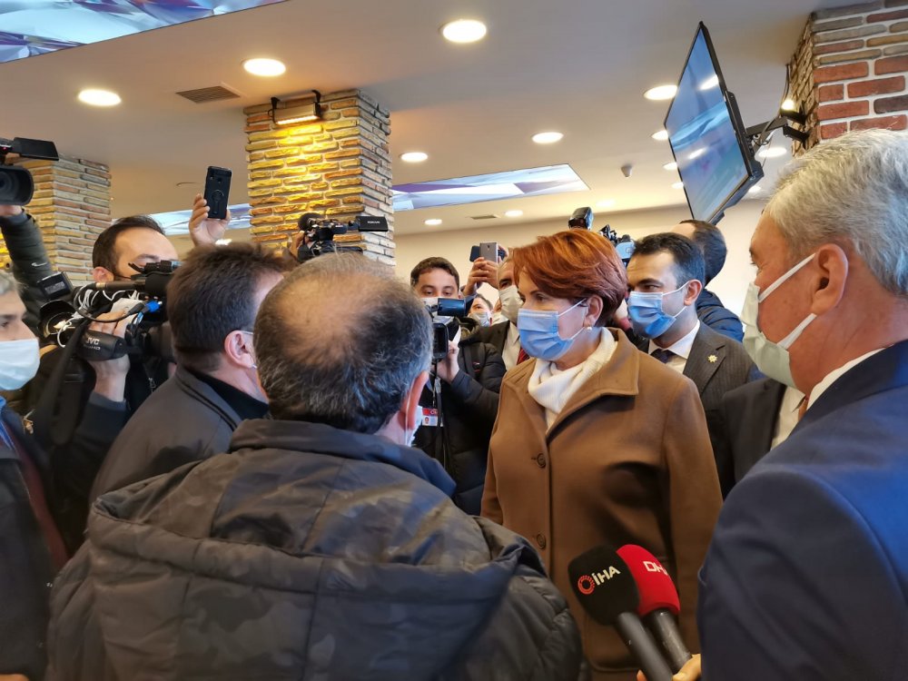 Akşener, Gölbaşı'nda esnafı ziyaret etti