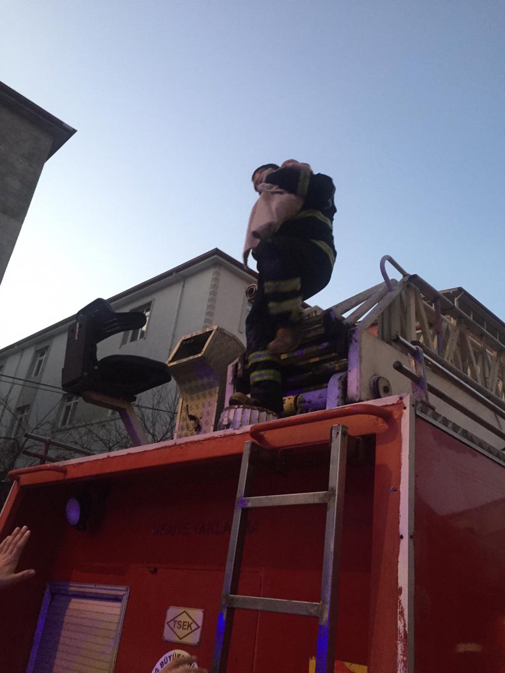 Çerkezköy’de apartmandaki yangında  panik