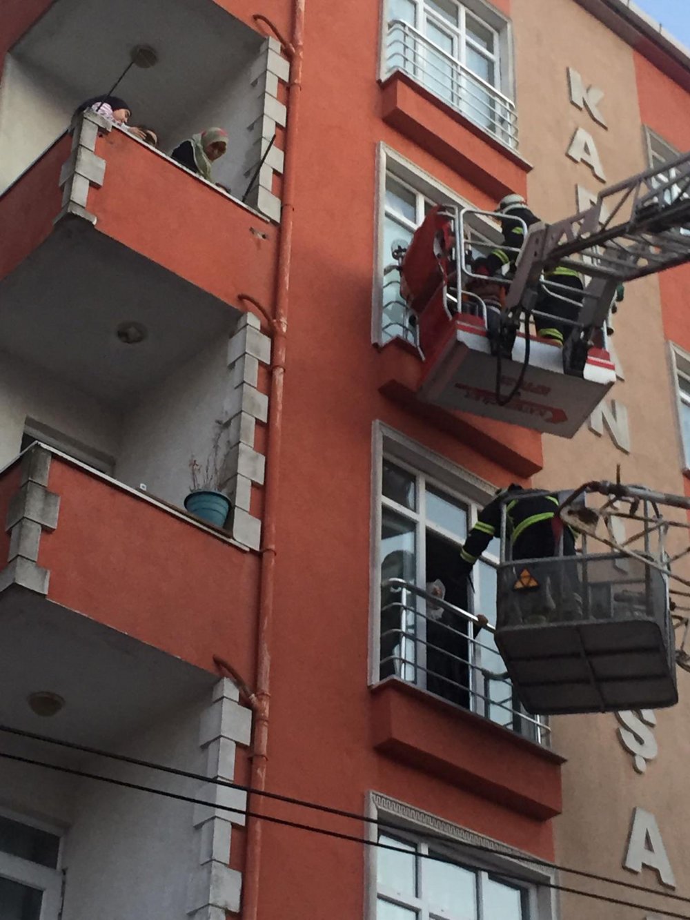Çerkezköy’de apartmandaki yangında  panik