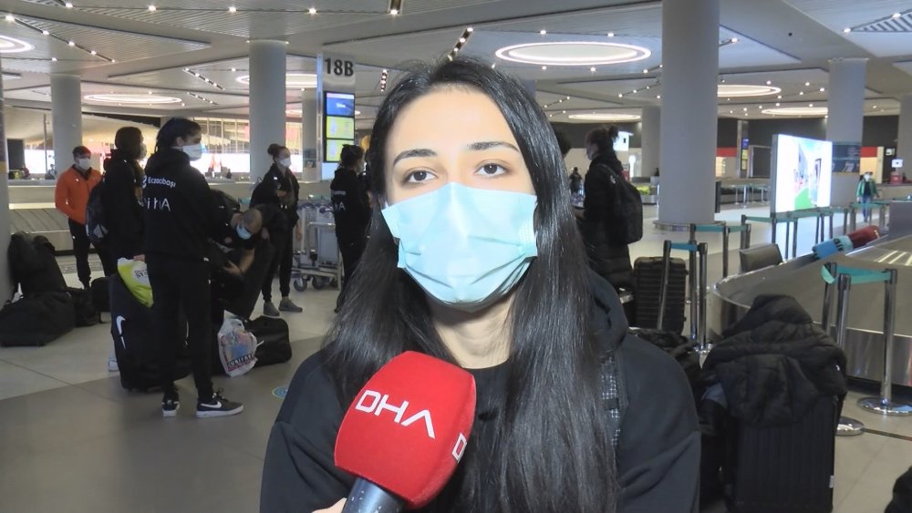 CEV Şampiyonlar Ligi'nde çeyrek finale kalan Eczacıbaşı VitrA yurda döndü