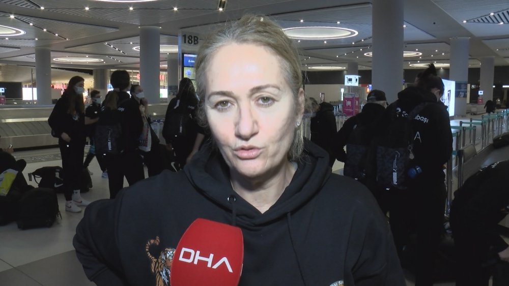 CEV Şampiyonlar Ligi'nde çeyrek finale kalan Eczacıbaşı VitrA yurda döndü