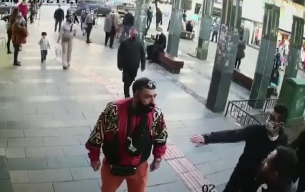 KADINLAR ARTIK SUSMUYOR: Eşinin yanında tacize uğradı: 'Olayın farkına vardım fakat özür dilemek için çok geçti' savunması