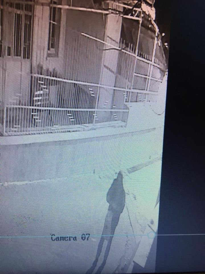 Muhtarlık binası kundaklayamayınca, muhtarın kahvehanesini ateşe verdiler