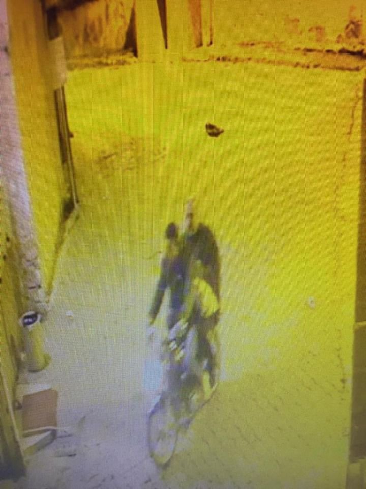 Muhtarlık binası kundaklayamayınca, muhtarın kahvehanesini ateşe verdiler