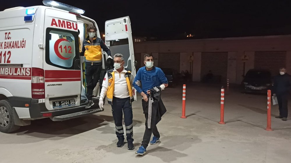 Sokağa çıkma kısıtlamasında sokağa çıkmıştı, köpeklerin saldırısına uğradı