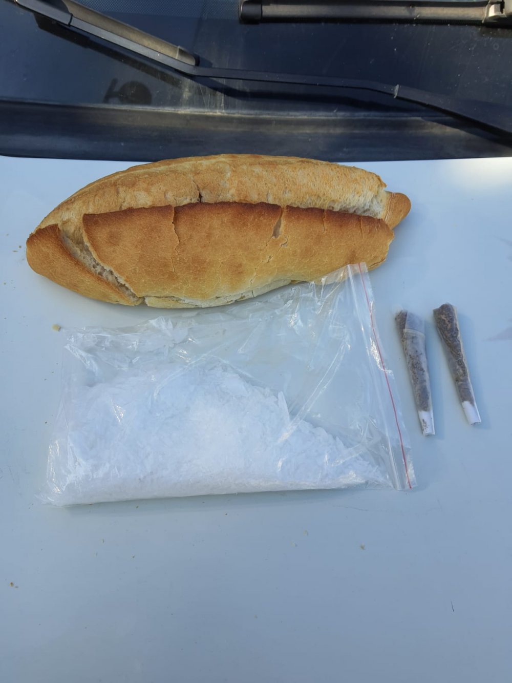 Ankara'da ekmek arasında uyuşturucu sevkiyatına 2 gözaltı
