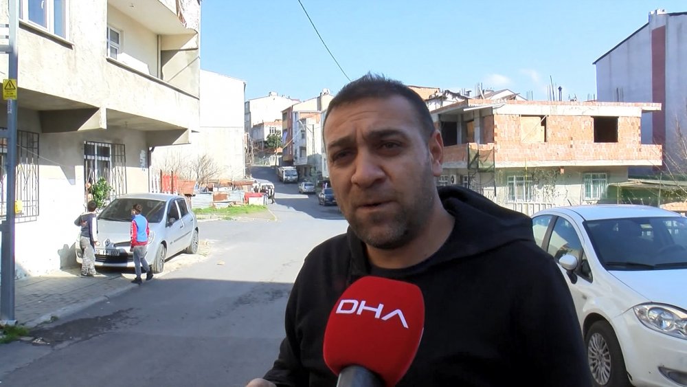 Avcılar'da, aydınlatma direğini merdiven gibi kullanan hırsız güvenlik kamerasında
