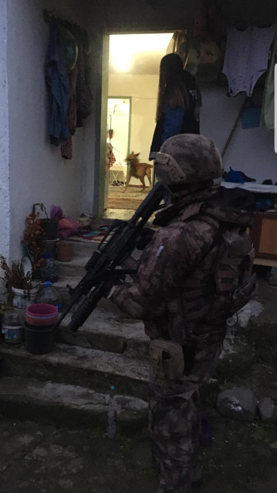 Çanakkale'de uyuşturucu tacirlerine şafak operasyonu: 15 gözaltı