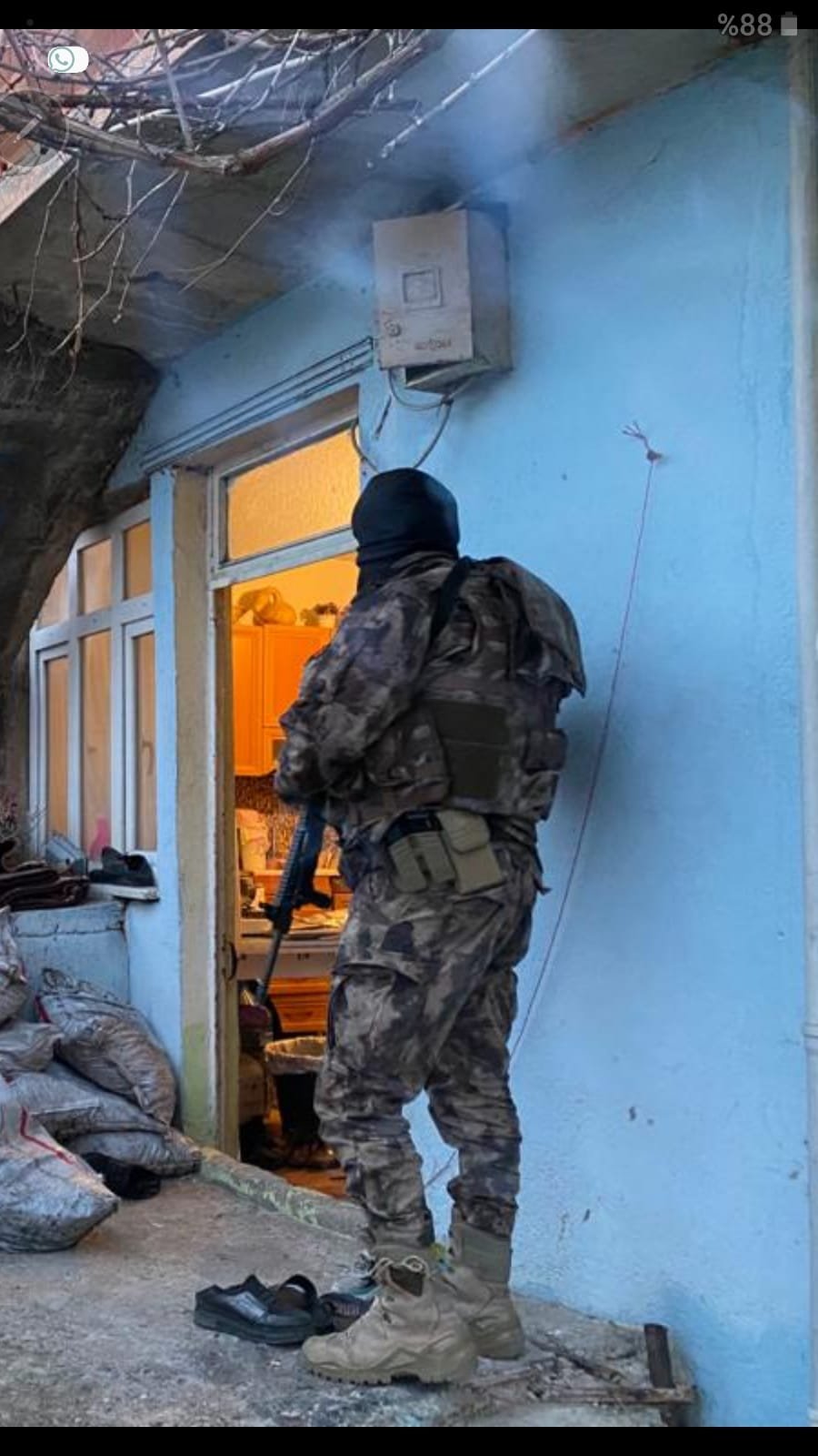 Çanakkale'de uyuşturucu tacirlerine şafak operasyonu: 15 gözaltı