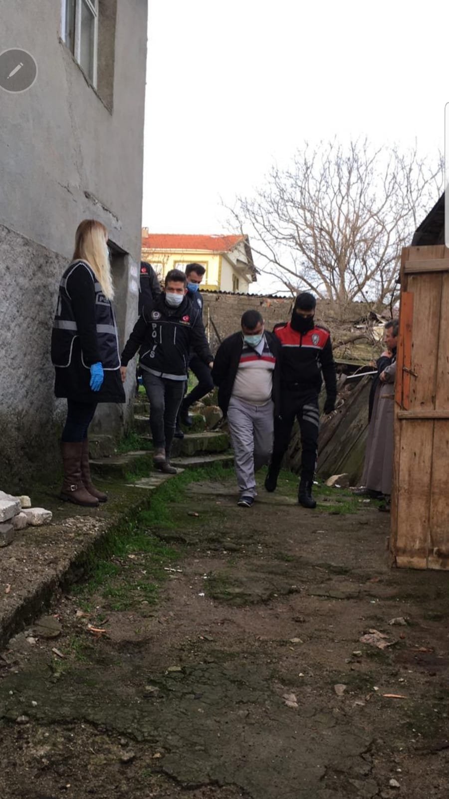 Çanakkale'de uyuşturucu tacirlerine şafak operasyonu: 15 gözaltı