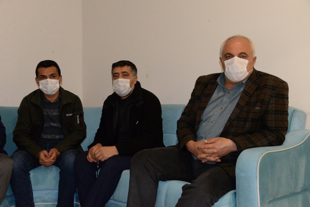 Evlat nöbetindeki baba: Ailelerin emeği boşa gitmedi, zafer kazandılar