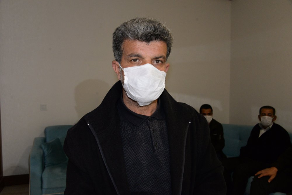 Evlat nöbetindeki baba: Ailelerin emeği boşa gitmedi, zafer kazandılar