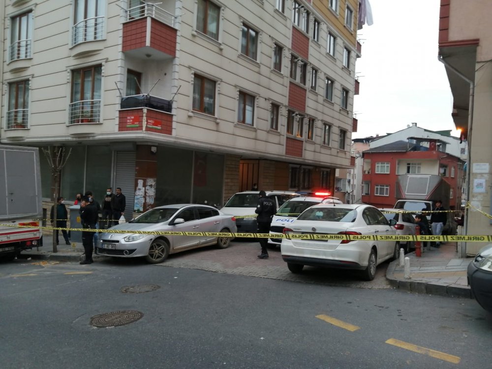 Kağıthane'de sokakta yürüyen bir kişi kurşun yağmuruna tutuldu