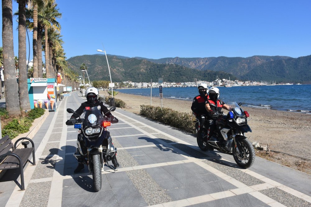 Marmaris'te kısıtlamada giriş yasaklanan sahil yollarında denetim