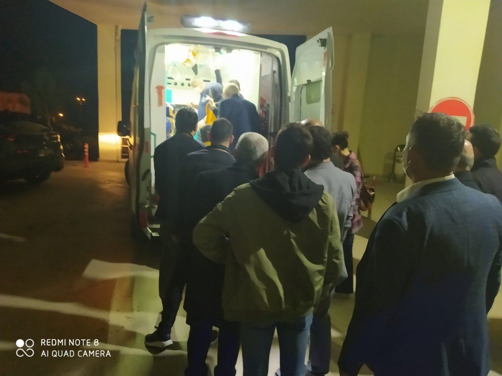 Milletvekili Yediyıldız ve oğlu, kazada yaralandı
