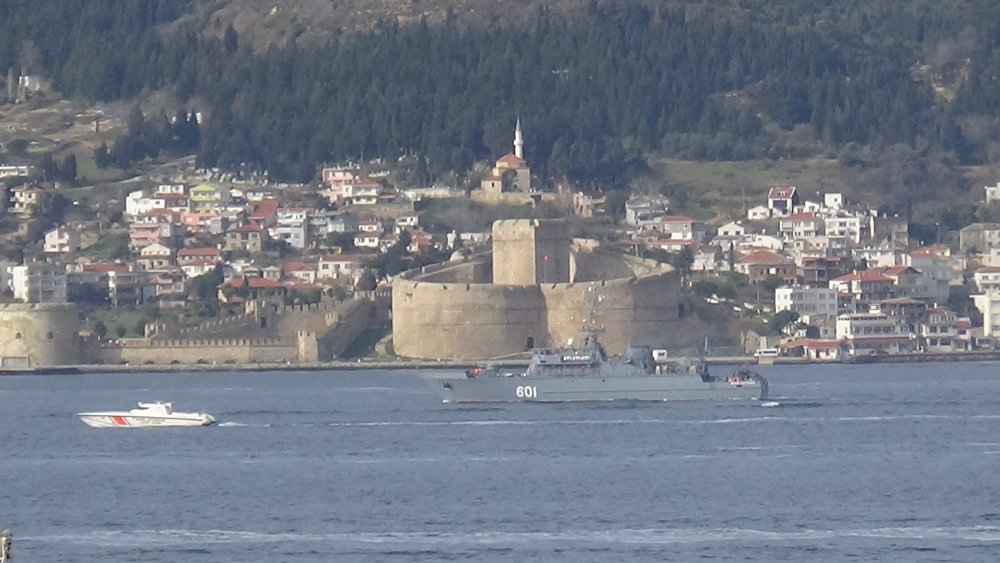 Rusya mayın tarama gemisi, Çanakkale Boğazı'ndan geçti