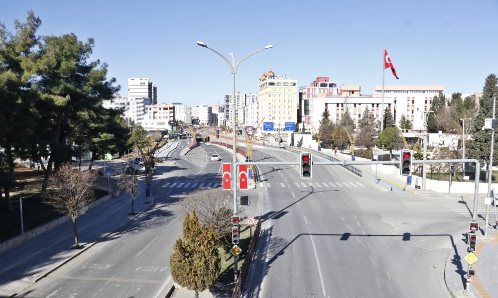 Vali Demirtaş'tan, kısıtlamaya uyan Mardinlilere teşekkür