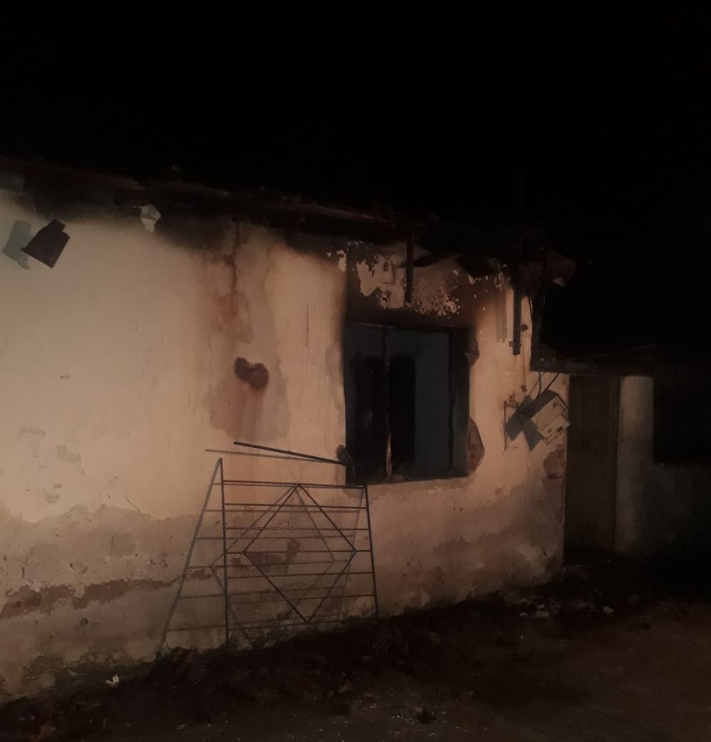 Akhisar'da işçi lojmanında yangın: 1 kişi hayatını kaybetti, 2 yaralı