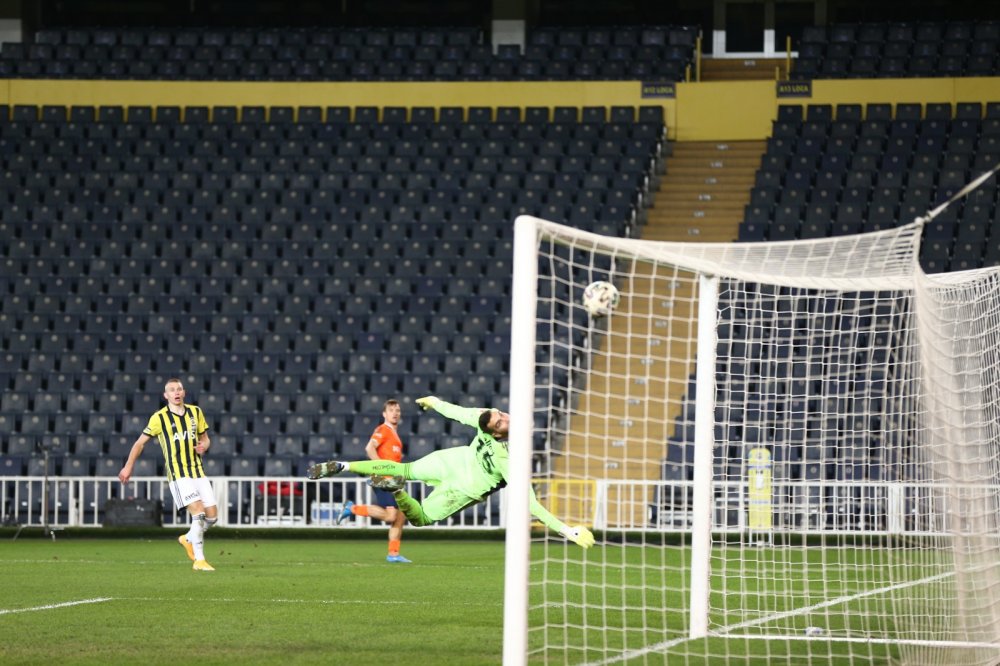 Fenerbahçe kupaya veda etti, Başakşehir yarı finalde