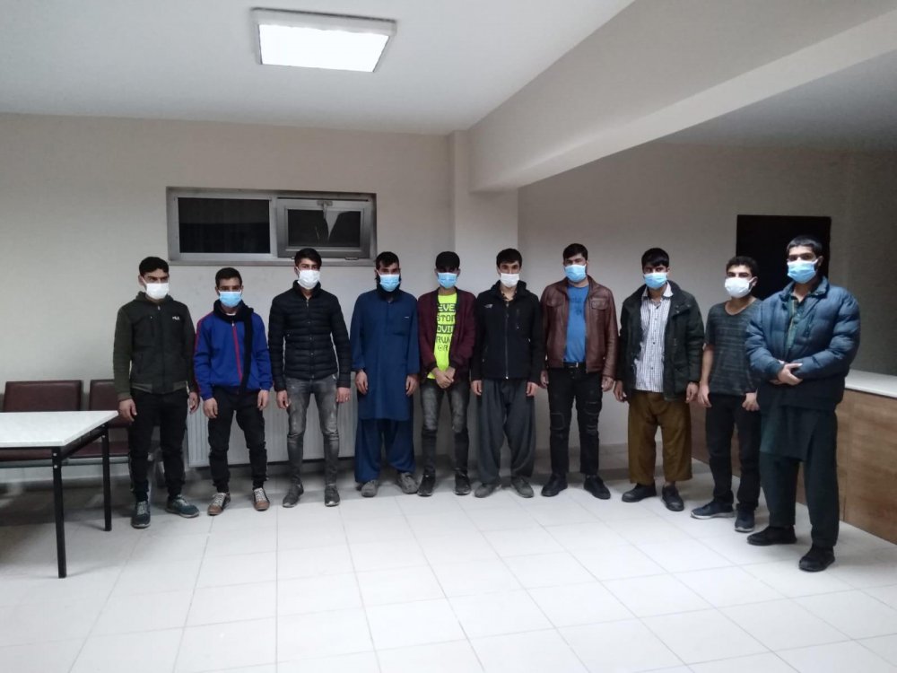 Kocaeli'de Afganistan uyruklu 19 düzensiz göçmen yakalandı