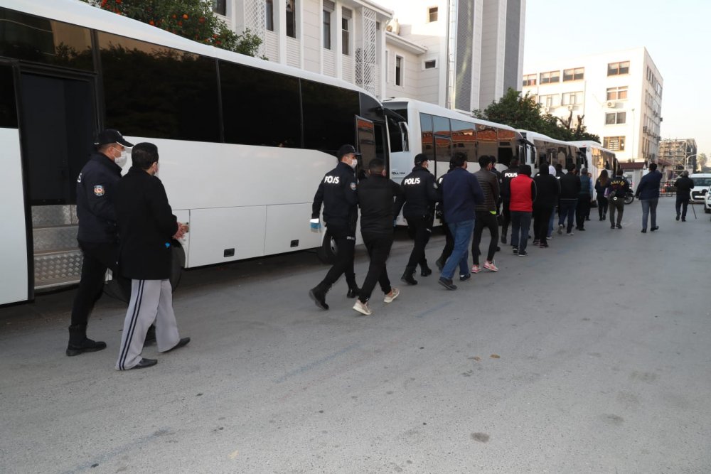 Mersin merkezli 3 kentte fuhuş operasyonu: 27 gözaltı