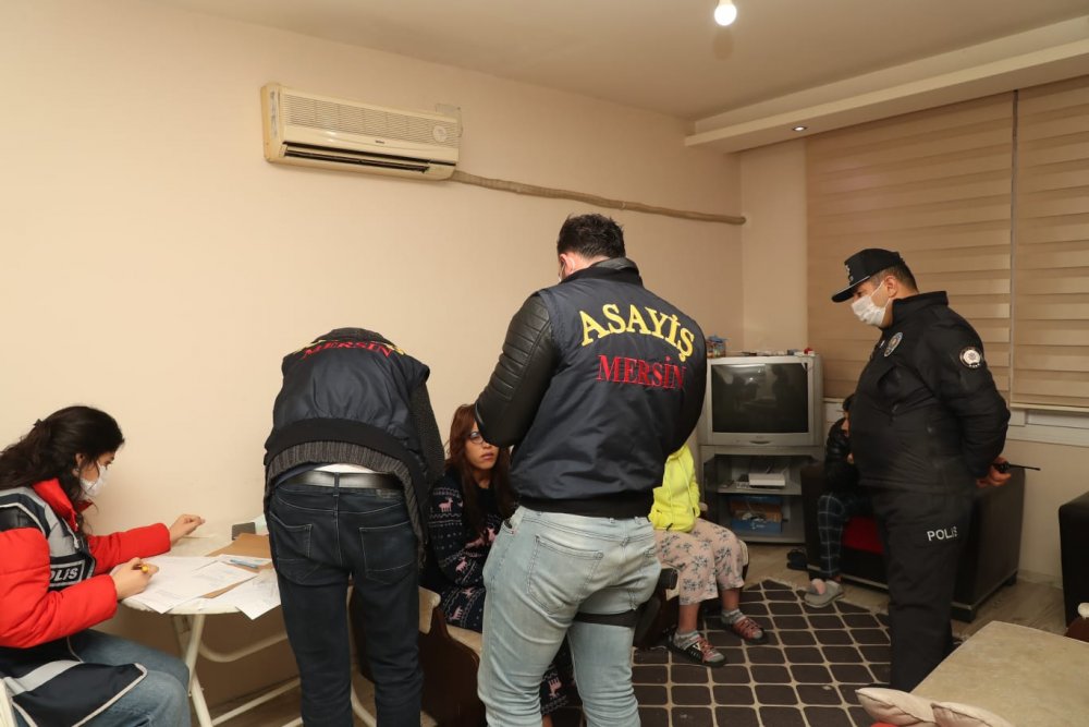 Mersin merkezli 3 kentte fuhuş operasyonu: 27 gözaltı