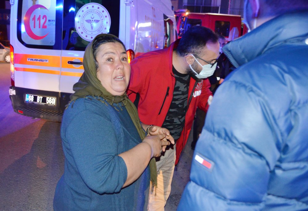 Trafik kazası yapan kızını göremeyince sinir krizi geçirdi