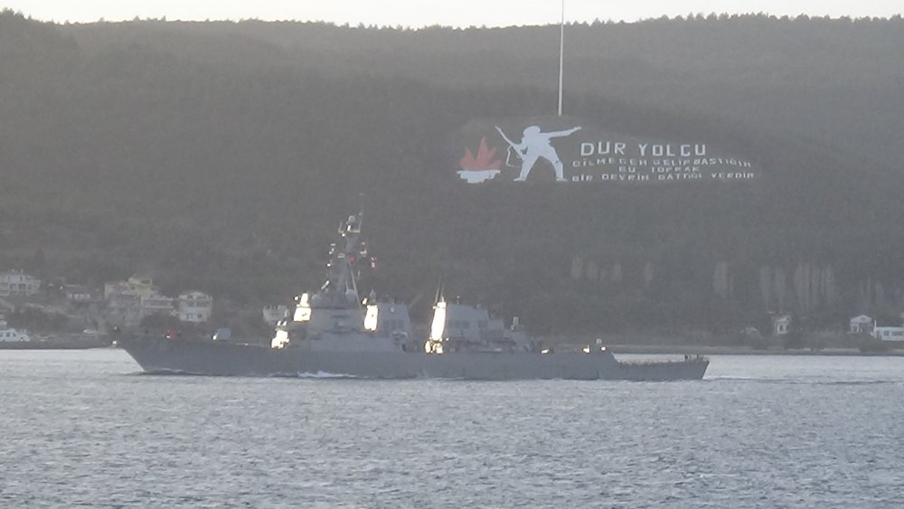 ABD savaş gemisi Çanakkale Boğazı’ndan geçti